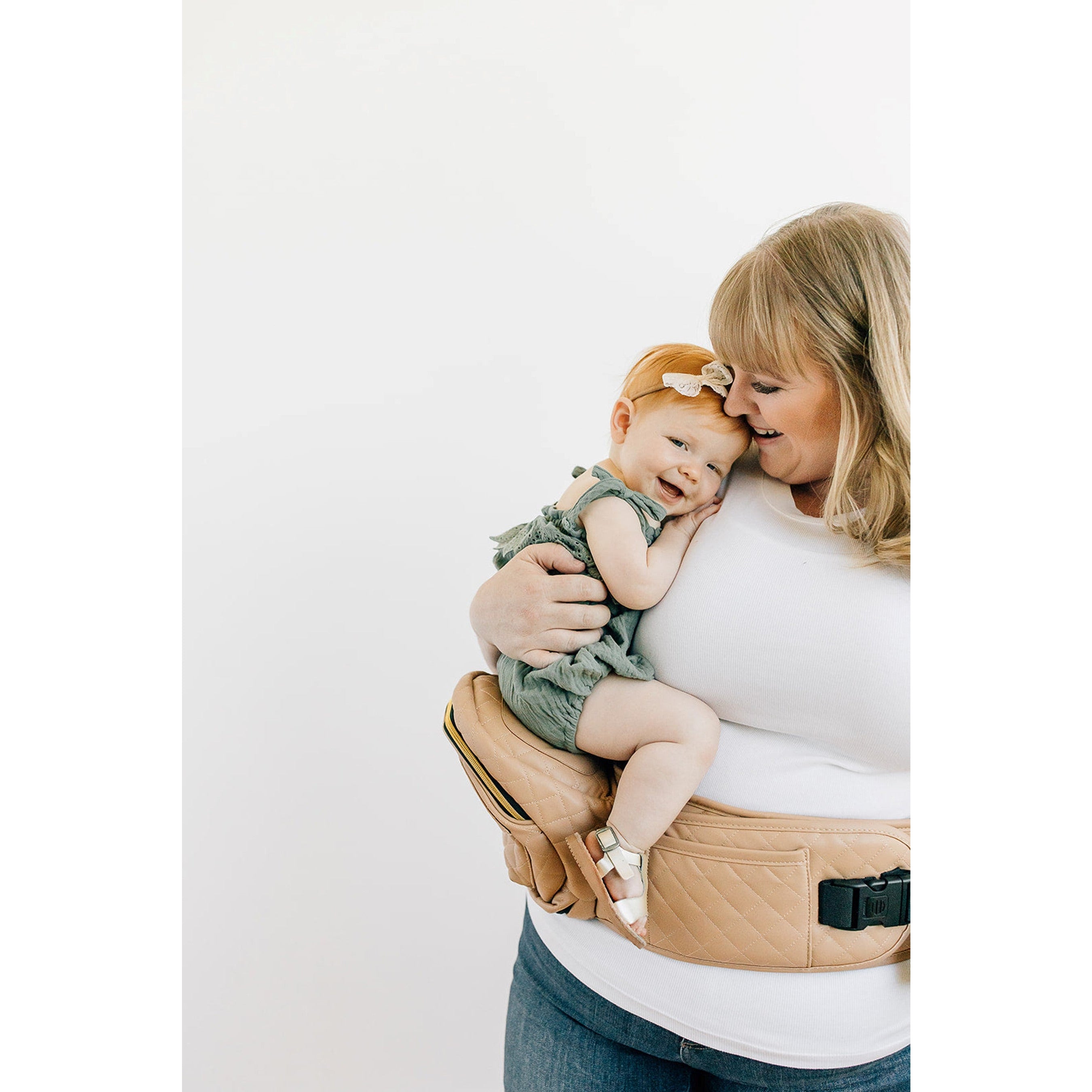 Tush BabyHip Carrier, Vegan Leather in Sand Maison Baby & Kids